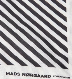 Mads Nørgaard Tørklæde - 55x55cm - Bluing/Jet Black Stribet